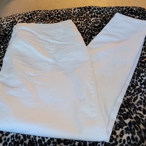 Fashion nova white soft feel jeans 👖